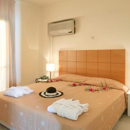 Mare Hotel Apartments アイオス・ニコラオス エクステリア 写真
