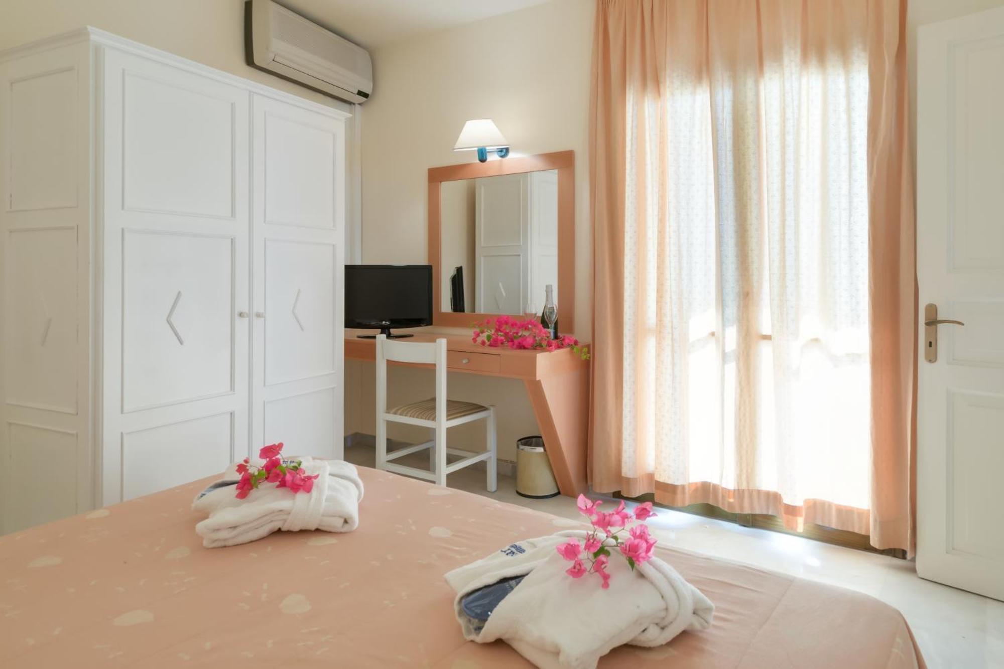 Mare Hotel Apartments アイオス・ニコラオス エクステリア 写真